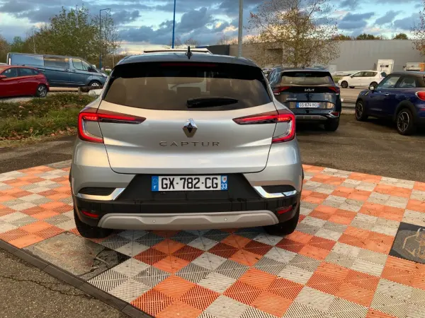 Renault CAPTUR TCe 90 BV6 TECHNO GPS 9.3" Caméra - Photo 4