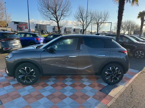 DS DS3 CROSSBACK Puretech 130 AUTO RIVOLI CUIR GPS JA 18" Hifi Focal Caméra - Photo 3
