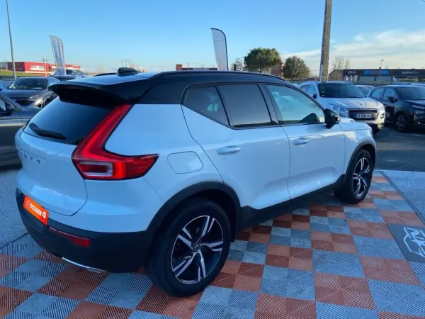 Volvo XC 40 2.0 D3 150 R-DESIGN - Photo 5