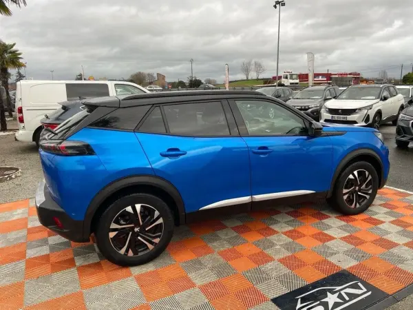 Peugeot E-2008 136 GT - Photo 4