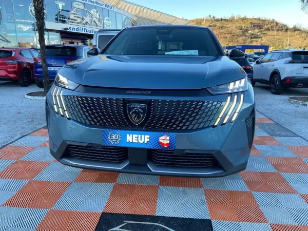 Peugeot 3008 Hybrid 145 e-DCS6 GT Toit Alcantara Executive Pack 360° Vision & Drive Assist Plus - Photo 2