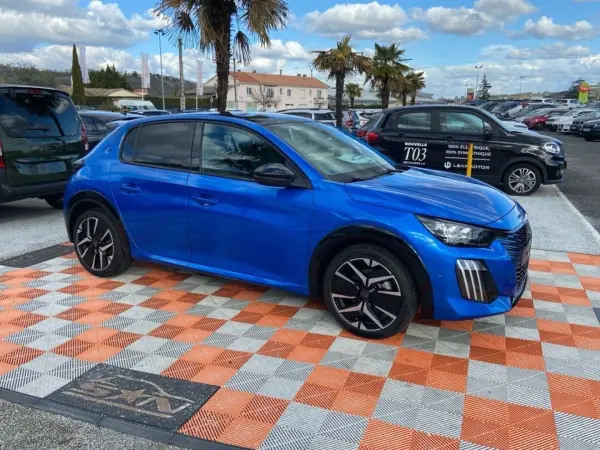 Peugeot 208 Hybrid 145 GT e-DCS6 GPS Toit Pano Caméra 360° - Photo 3