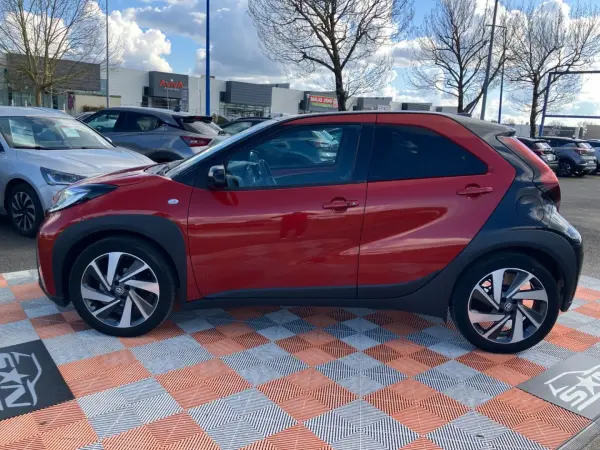 Toyota AYGO X 1.0 VVT-I 72 BVA COLLECTION GPS Caméra - Photo 3