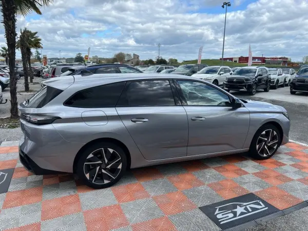 Peugeot 308 SW BlueHDi 130 EAT8 ALLURE GPS Caméra JA 17" 1°Main - Photo 4