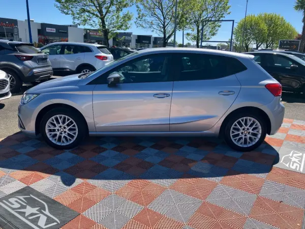 Seat IBIZA 1.6 TDI 95 URBAN GPS JA 16" Radars Vitres AR Surteintées 1°Main - Photo 2