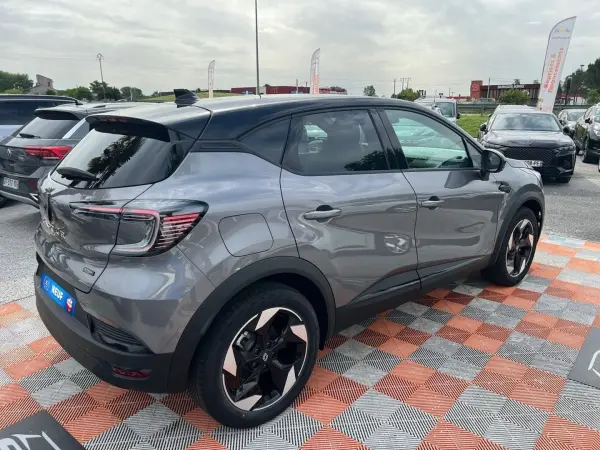 Renault CAPTUR 1.8 E-TECH 160 TECHNO Export Caméra Pack Hiver RS - Photo 5